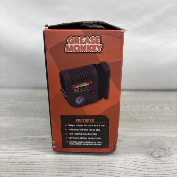 Grease Monkey 300psi 12V Portable Air Compressor - Picture 4 of 12